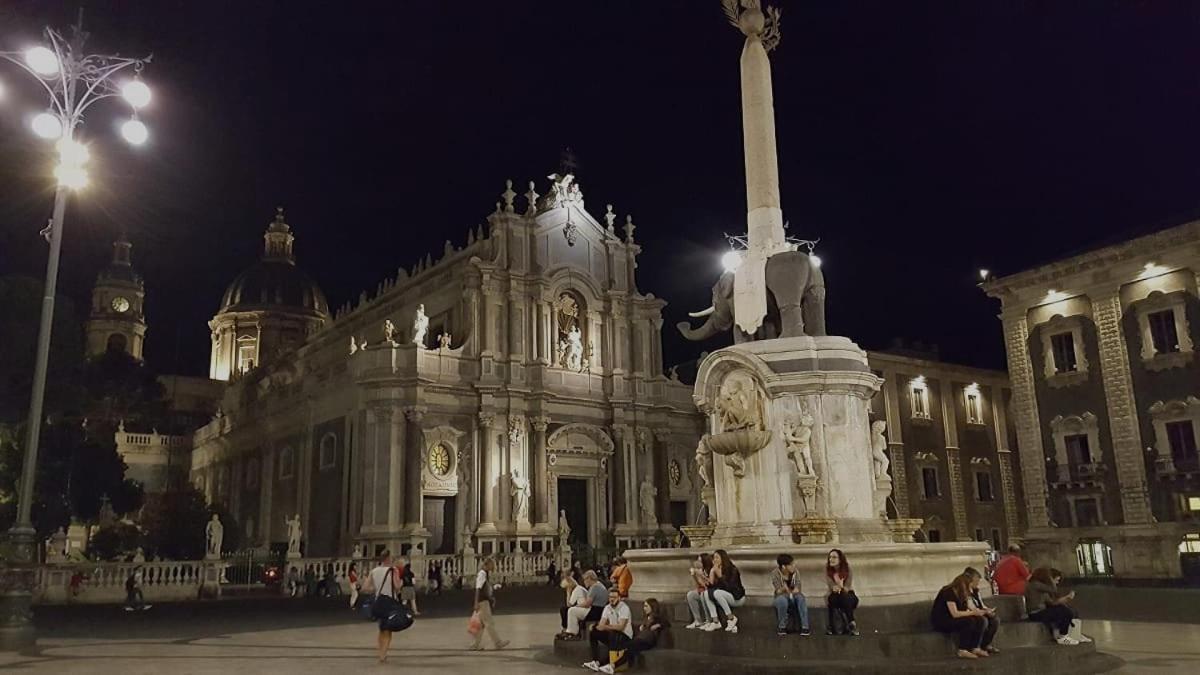 Casa Ferdinandea Apartment คาตาเนีย ภายนอก รูปภาพ