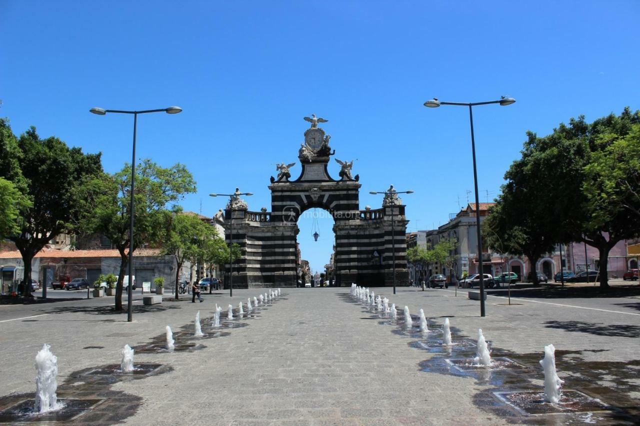 Casa Ferdinandea Apartment คาตาเนีย ภายนอก รูปภาพ